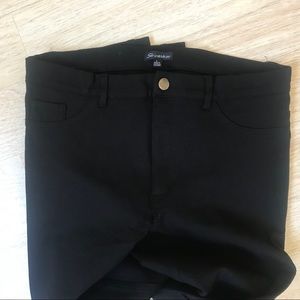 BLACK STRETCHY SKINNY JEANS